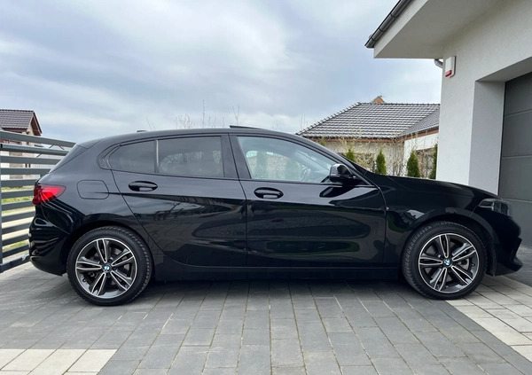 BMW Seria 1 cena 118900 przebieg: 16815, rok produkcji 2021 z Błażowa małe 562
